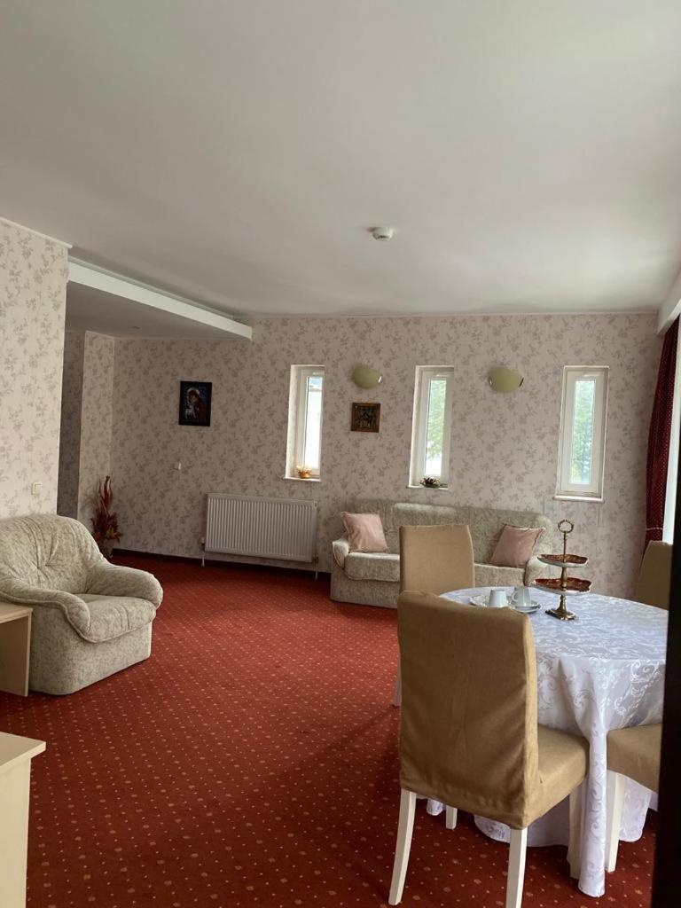 Hotel Miraj - Restaurant & Sauna & Biliard Poiana Brasov Δωμάτιο φωτογραφία