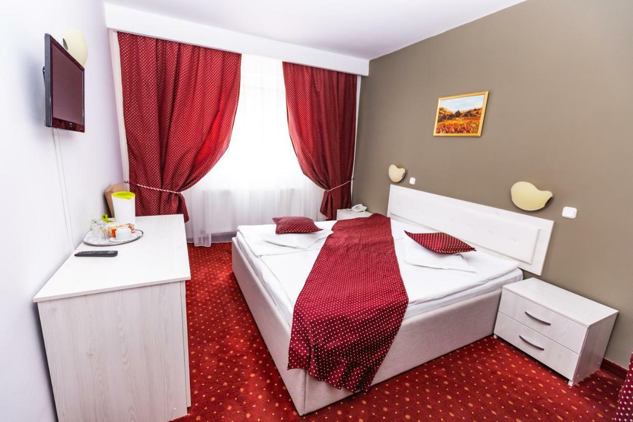 Hotel Miraj - Restaurant & Sauna & Biliard Poiana Brasov Εξωτερικό φωτογραφία