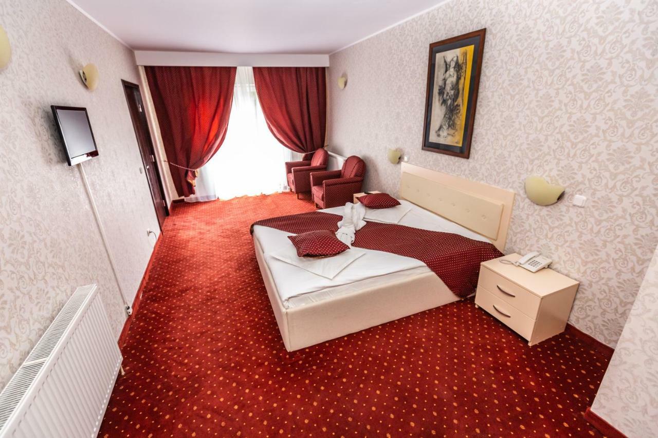 Hotel Miraj - Restaurant & Sauna & Biliard Poiana Brasov Εξωτερικό φωτογραφία