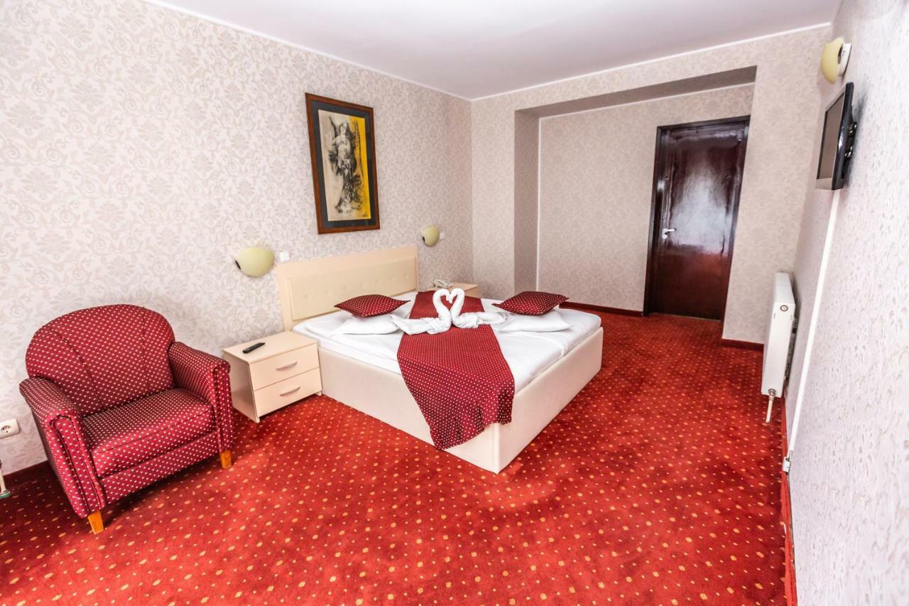 Hotel Miraj - Restaurant & Sauna & Biliard Poiana Brasov Εξωτερικό φωτογραφία
